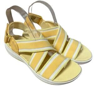 Cloudsteppers by Clarks Mira Lily Strappy Adjustable Sandals Buttercream Size 8